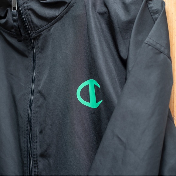 Champion Cargo Stadium Packable Jacket - Picture 3 of 11